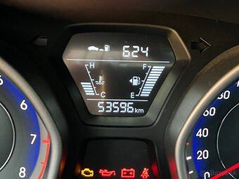 Hyundai Elantra, kupený na Slovensku, nájazd len 53600 km. - 13