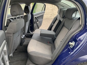OPEL VECTRA 1.8 ESSENTIA SR - 13