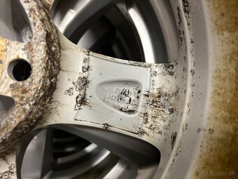 Bridgestone BLIZZAK LM001 205/55R16 91H - 13