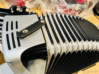 Predám akordeón HOHNER VENTURA IV 96 BAS- špičkový akordeón - 13