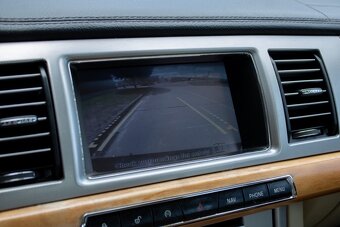 Jaguar XF 2.2D Premium Luxury - 13