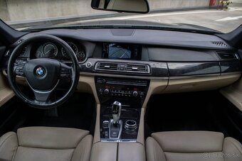 BMW Rad 7 750i 4.4 V8 - 13