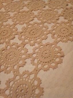 Ručne vyšívané obrusy 3 - 13