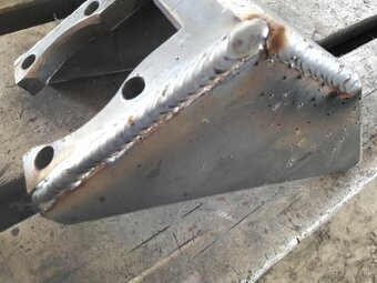 HĽADÁM  PRÁCU ZVÁRAČ CO2 - 13