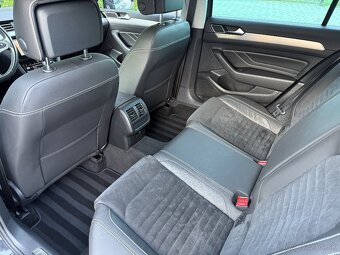 Volkswagen Passat Variant 2.0 TDI DSG R-Line - 13