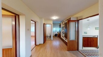 4 IZBOVÝ RODINNÝ DOM S GARÁŽOU LEN 6 km OD TERMÁLNEHO MESTA - 13