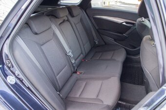 Hyundai i40 CW 1.7 CRDi 136k Premium - 13