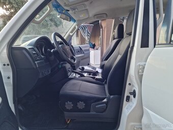 Mitsubishi Pajero 3.2D-ID LWB 4x4 190k A/T 7-Miest. (diesel) - 13