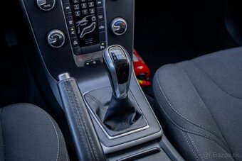 Volvo V40 D2 2.0L 88kW MT/6 2018 - 13
