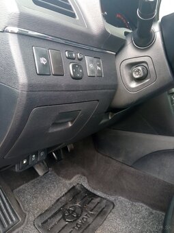 Toyota Avensis D4D T27 2.2d 110kw Premium - 13