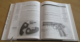 Pistole celého světa - 13