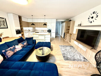 Štýlový 3-izbový byt s terasou, jacuzzi a parkovaním - 13