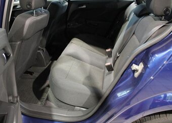 Opel Astra 1,7 CDTi nafta manuál - 13