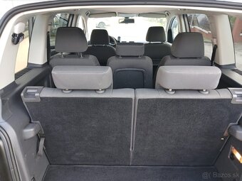 Volkswagen Touran 7-miestný - 13