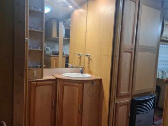 Predám karavan obytný príves - 13