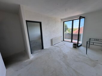 ZNÍŽENÁ CENA -Predáme dom-4 bytové jednotky v obci Jasová - 13