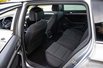 Volkswagen Passat Variant 2.0 TDI Elegance DSG - 13