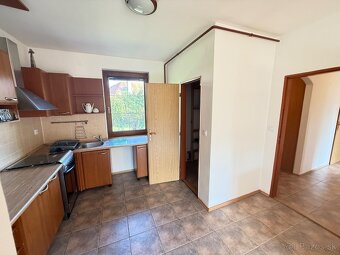 REZERVOVANÉ - Bungalov s veľkým pozemkom 1103m² Rudina - 13
