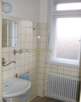 2- izbový byt na  Jakubovom námesti - 13