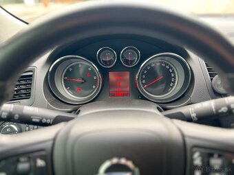 Opel Insignia 2.0 CDTi 96kw - 13