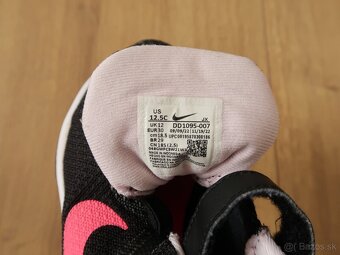 Dievčenské tenisky NIKE č. 30 (19,2 cm) TOP STAV - 13