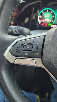 VW Golf Variant, 2.0 TDi, 110 kW, DSG 7, 07/ 2022, Vir. kokp - 13