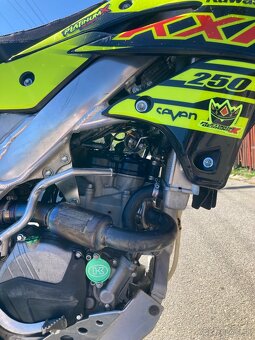 Kawasaki KXF 250 - 13
