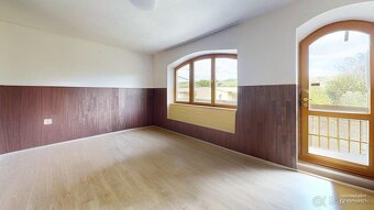 Na predaj, 8i rodinný dom 450 m2, pozemok 900 m2, Trnové, - 13