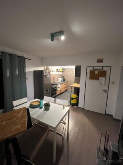 Predám 4-izbový rodinný dom v obci Veľké Zálužie - 13