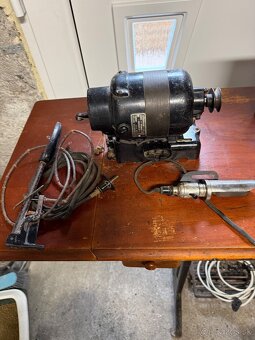 Singer starožitný šijací stroj - 13