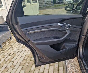 AUDI E-TRON 50 QUATTRO S LINE - 13