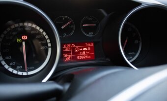 Alfa Romeo Giulietta (2015) - 13