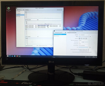 20/22" LCD monitory - 13