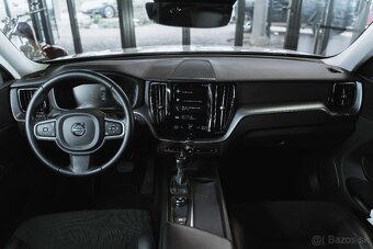 Volvo XC60 D4 Momentum AWD A/T - 13