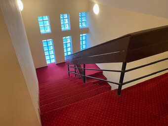 Predám zabehnutý hotel pri R1 medzi BB ZV po rekonštrukci - 13