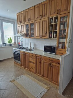 3-IZBOVÝ BYT S BALKÓNOM - JUH - 13
