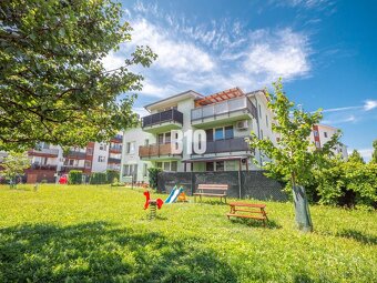 REZERVOVANÉ - VÝHĽAD NA KARPATY V 3IZBOVOM BYTE V SLOVENSKOM - 13