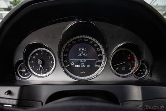 Mercedes-Benz E trieda Kupé 350 CDI Blue - 13