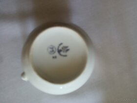 Polievkové misy, servirovaci tanier, čajník, mliečnik. - 13