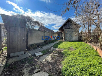Predáme starší vidiecky dom pri Váhu / ZĽAVA 3000€ / - 13
