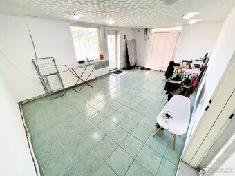 Na predaj priestranný dvojpodlažný rodinný dom v Sebedraží - 13