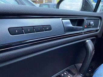 VW Touareg 3,0 TDI 4x4 - 13