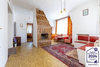 REZERVOVANÝ Rodinný dom v srdci obce Dvorníky - Včeláre - 13