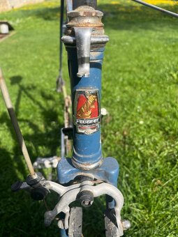 Závodný bicykel peugeot s odznakom - 13