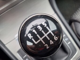 VW GOLF 7  2.0TDI 110KW 4X4 MOTION MANUÁL - 13