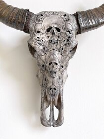 Skull Art – Veľká, ručne vyrezávaná lebka byvola, 74 cm - 13