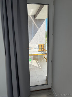 Na prenájom priestranný 3-izb. - 80m² byt s balkónom v Lomni - 13