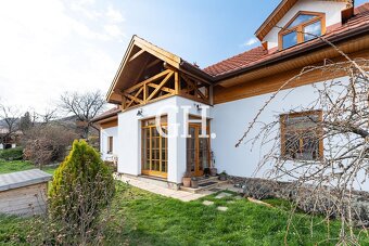REZERVOVANÉ Unikátny 4i rodinný dom s výhľadom na Hrad Krásn - 13