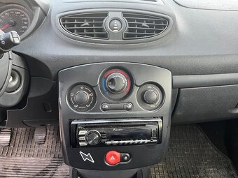Renault Clio 1.2 benzín - 13