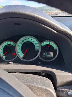 Toyota Corolla Verso - 13